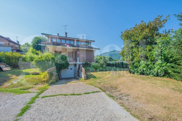 casa indipendente in vendita a Reano
