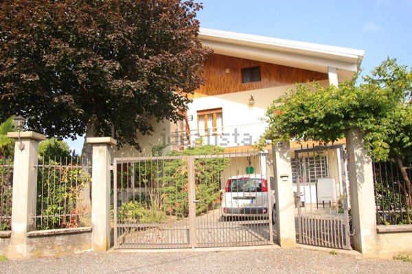 casa indipendente in vendita a Reano