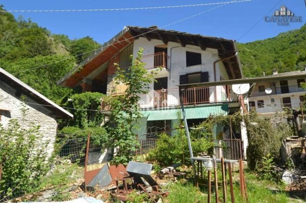 casa semindipendente in vendita a Ribordone