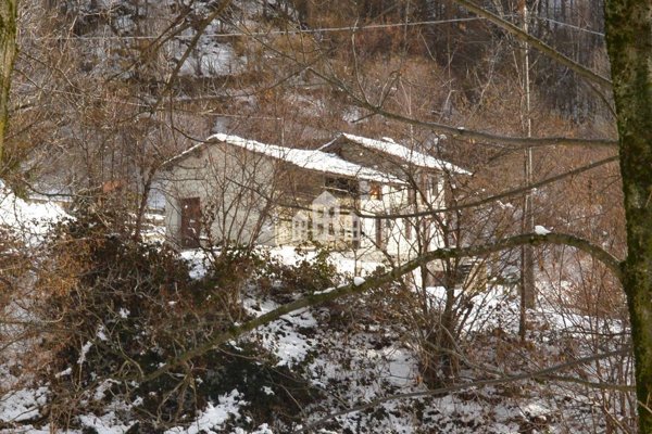 casa indipendente in vendita a Ribordone