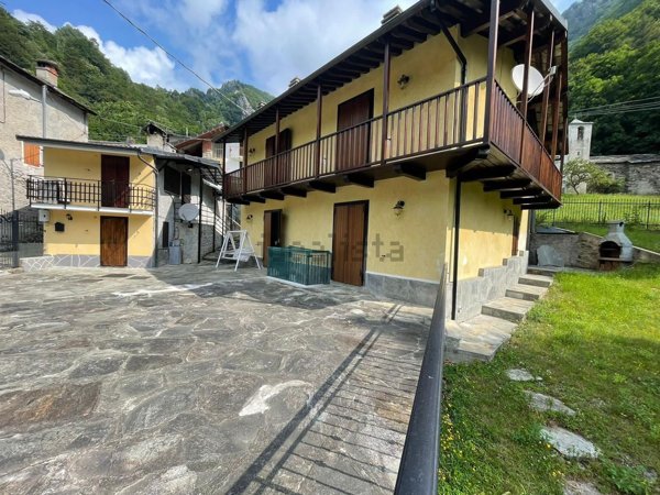 casa indipendente in vendita a Ribordone