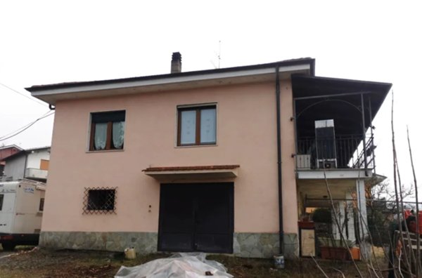 casa indipendente in vendita a Rivalba