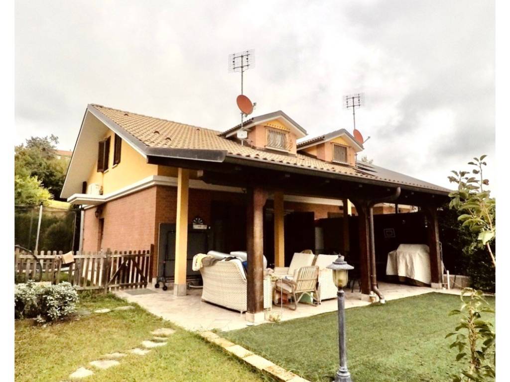 casa indipendente in vendita a Rivalba