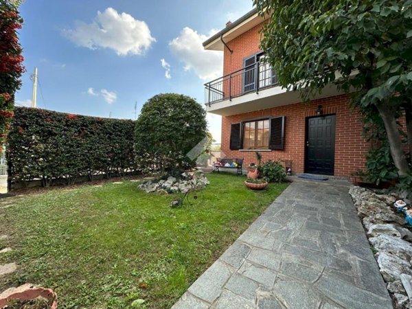 casa indipendente in vendita a Rivalta di Torino in zona Hella