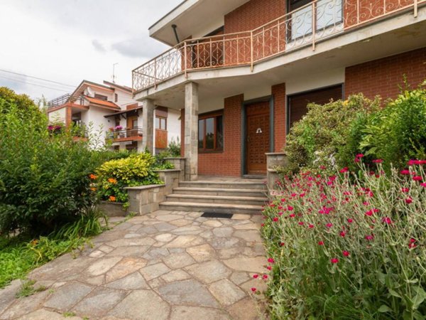 casa indipendente in vendita a Rivalta di Torino in zona Pasta