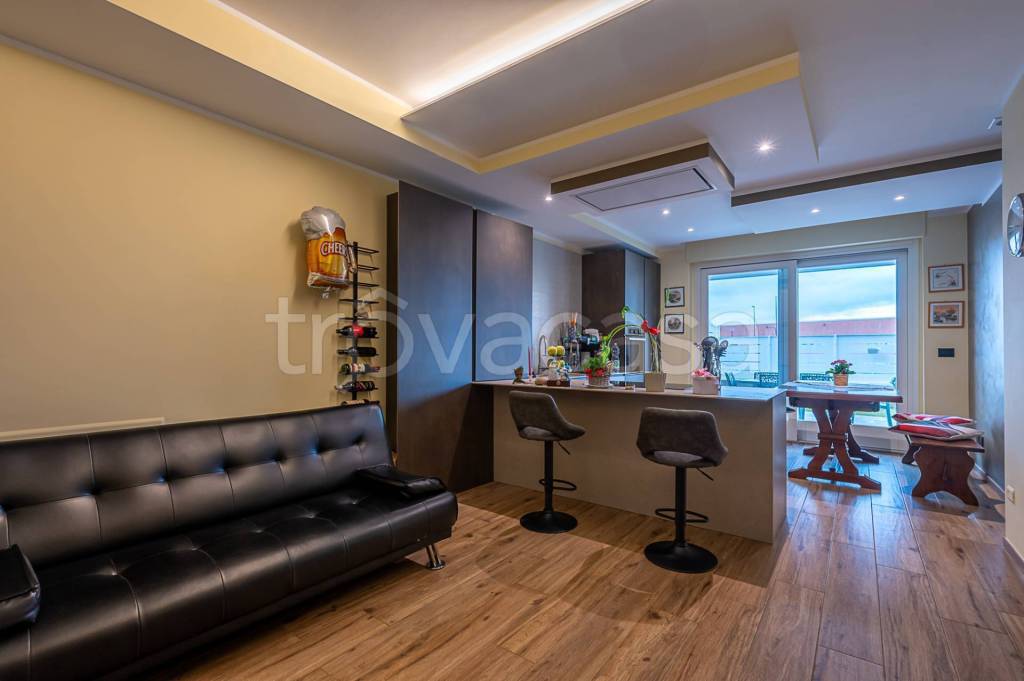 appartamento in vendita a Rivalta di Torino in zona Hella