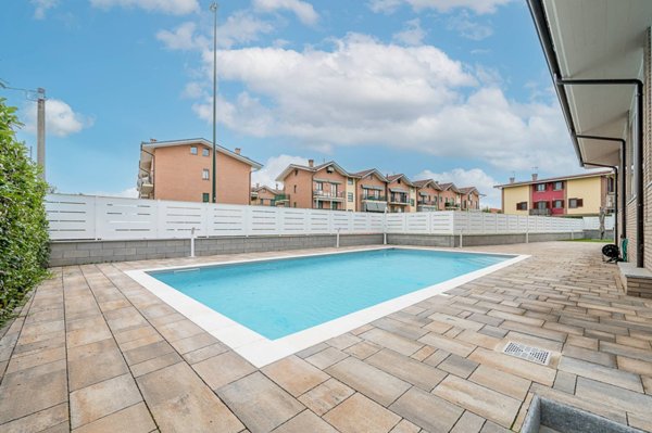 appartamento in vendita a Rivalta di Torino in zona Hella