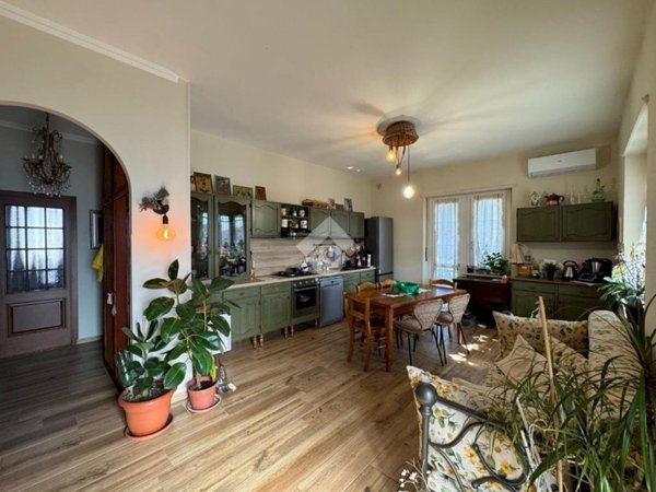 casa indipendente in vendita a Rivalta di Torino in zona Hella