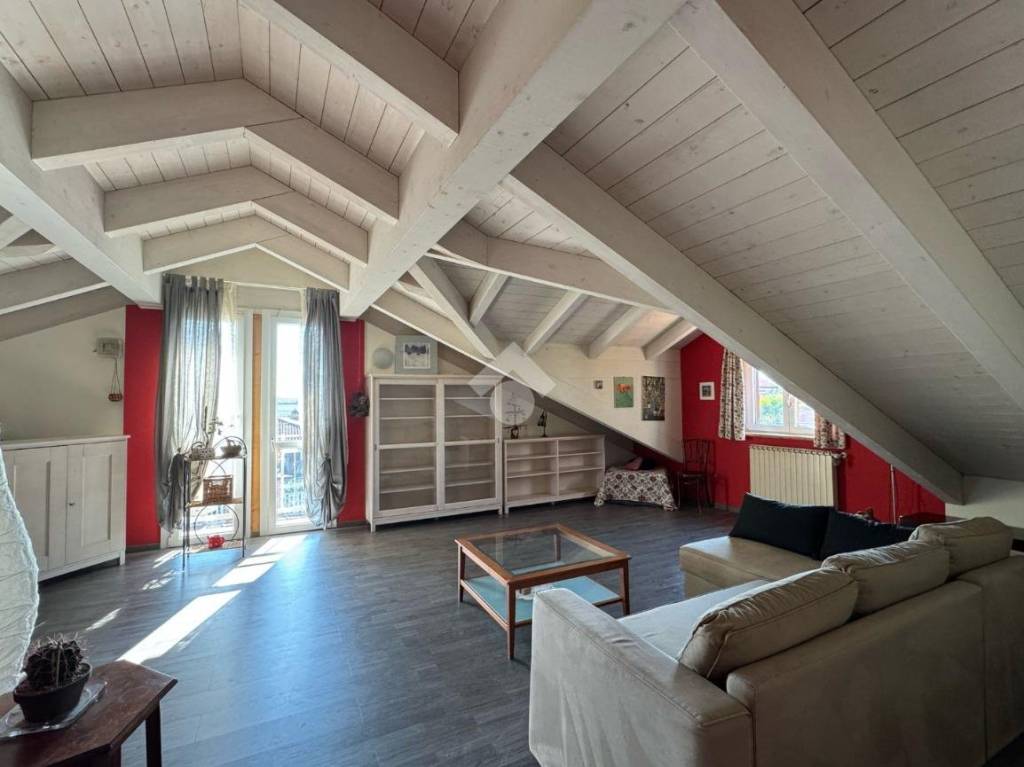 casa indipendente in vendita a Rivalta di Torino in zona Hella