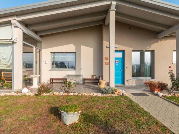 casa indipendente in vendita a Rivalta di Torino in zona Hella
