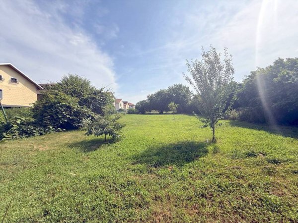 terreno edificabile in vendita a Rivalta di Torino in zona Hella