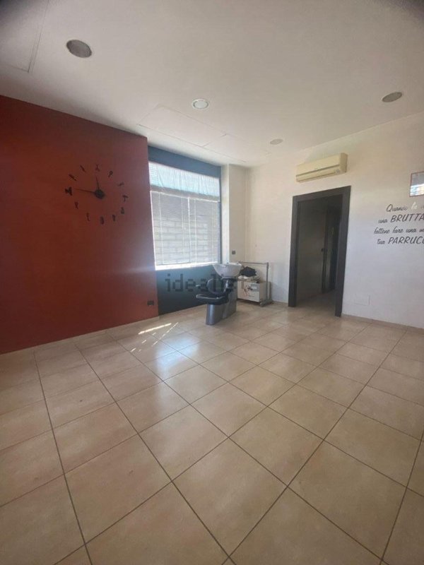 locale commerciale in vendita a Rivalta di Torino