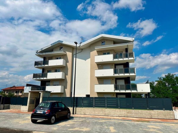 appartamento in vendita a Rivalta di Torino in zona Hella