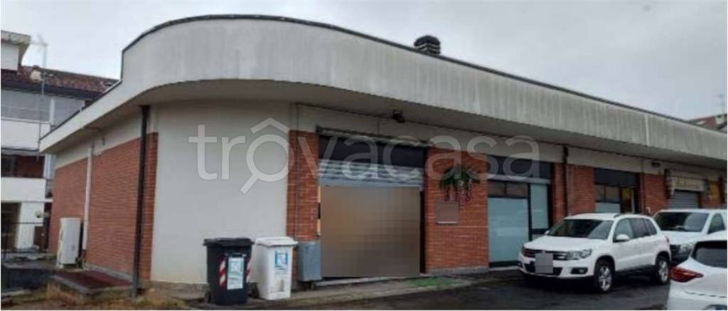 locale commerciale in vendita a Rivalta di Torino