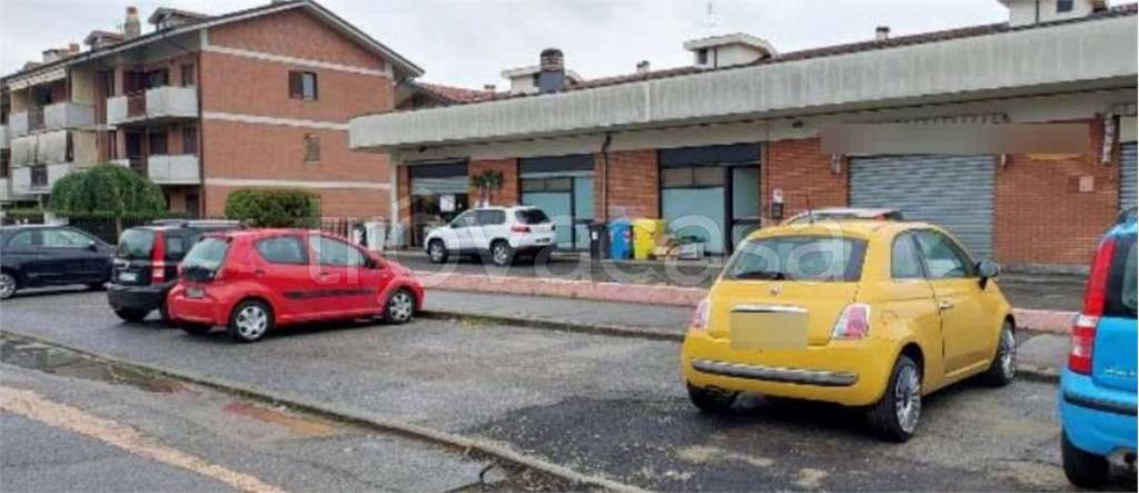 locale commerciale in vendita a Rivalta di Torino