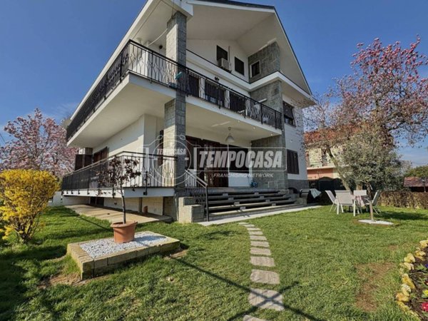 appartamento in vendita a Rivalta di Torino in zona Hella