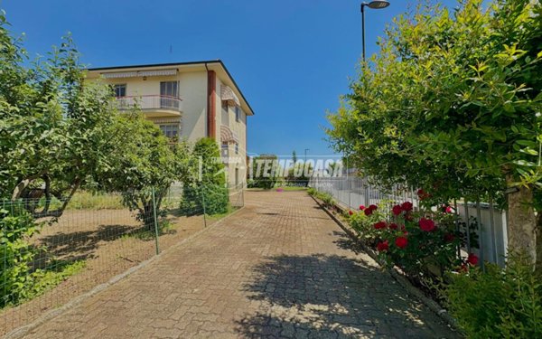 casa indipendente in vendita a Rivalta di Torino in zona Hella