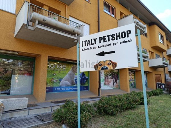 locale commerciale in vendita a Rivalta di Torino