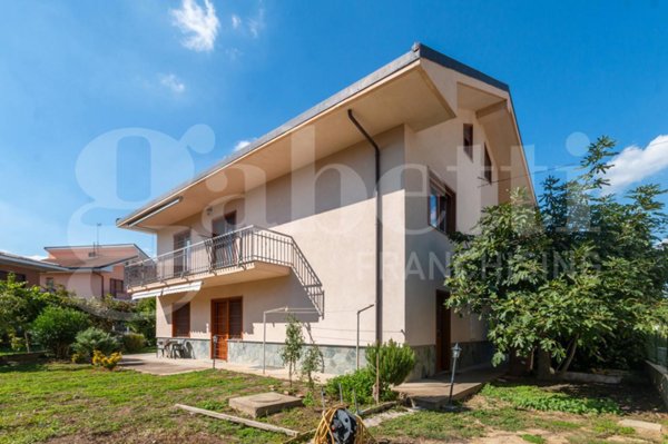 casa indipendente in vendita a Rivalta di Torino in zona Pasta