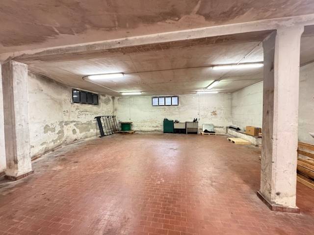 locale di sgombero in vendita a Rivalta di Torino