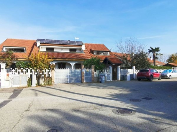 casa indipendente in vendita a Rivalta di Torino
