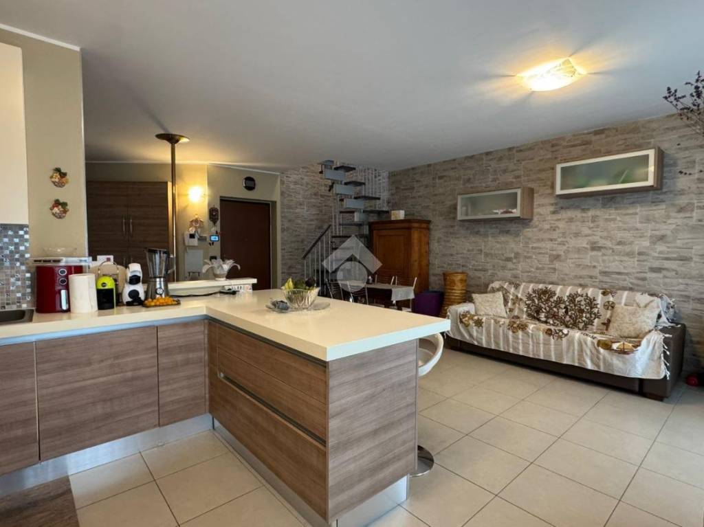 appartamento in vendita a Rivalta di Torino in zona Hella