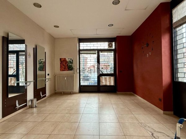 locale commerciale in vendita a Rivalta di Torino