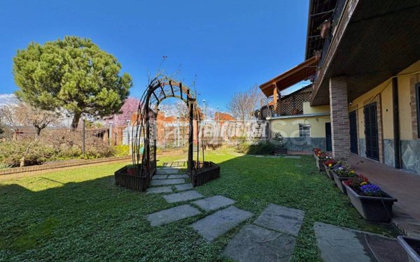 casa indipendente in vendita a Rivalta di Torino