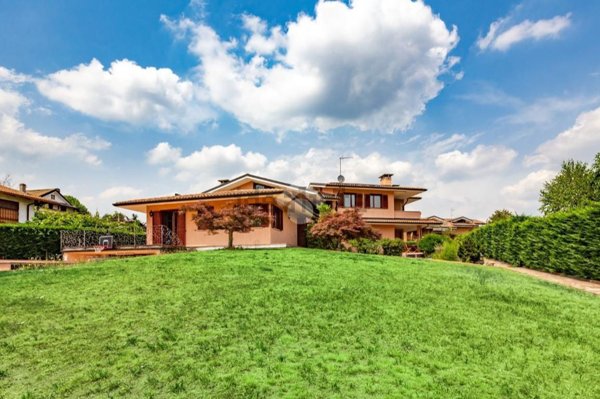 casa indipendente in vendita a Rivalta di Torino