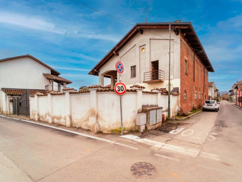 casa indipendente in vendita a Rivalta di Torino in zona Hella