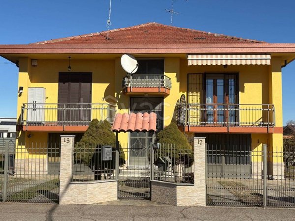 casa indipendente in vendita a Rivalta di Torino in zona Hella