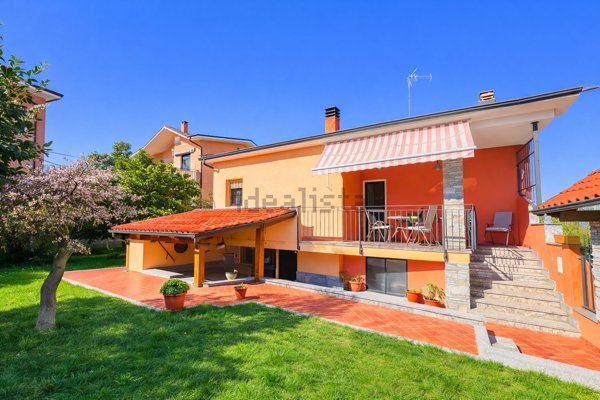 casa indipendente in vendita a Rivalta di Torino in zona Hella