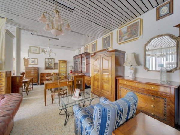 negozio in vendita a Rivalta di Torino