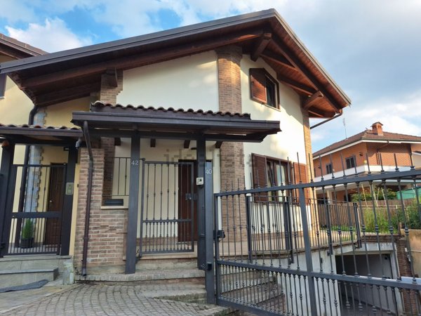 casa indipendente in vendita a Rivalta di Torino in zona Pasta
