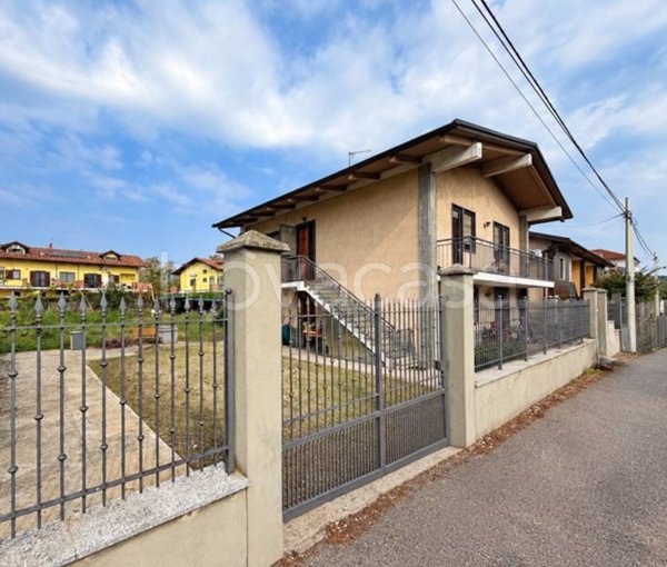 casa indipendente in vendita a Rivalta di Torino in zona Hella