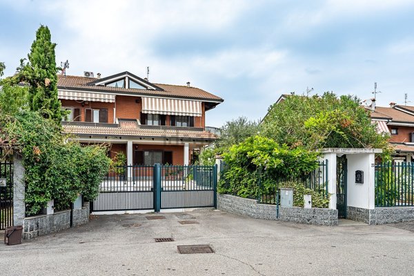 casa indipendente in vendita a Rivalta di Torino in zona Pasta