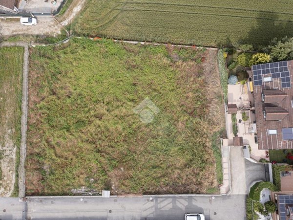 terreno edificabile in vendita a Riva presso Chieri in zona San Giovanni