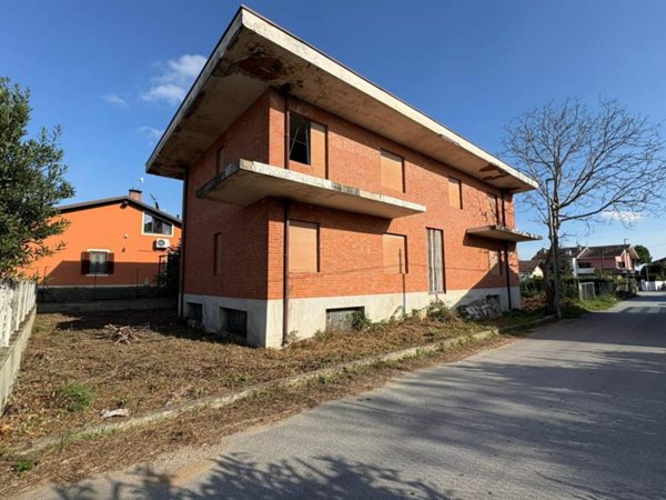 casa indipendente in vendita a Riva presso Chieri in zona San Giovanni