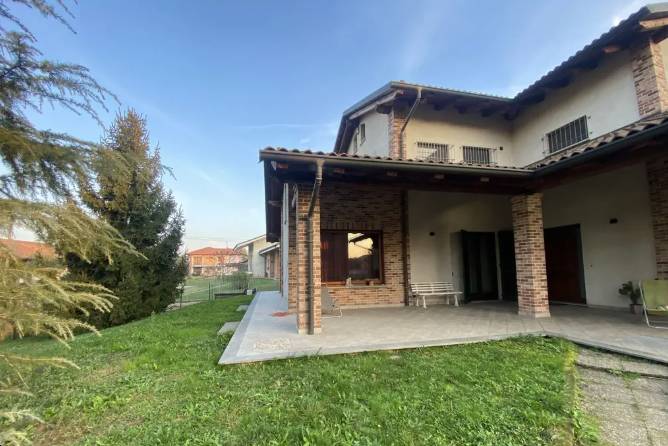 casa indipendente in vendita a Riva presso Chieri