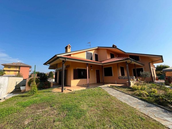 casa indipendente in vendita a Riva presso Chieri