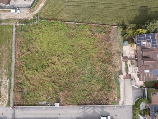 terreno edificabile in vendita a Riva presso Chieri in zona San Giovanni