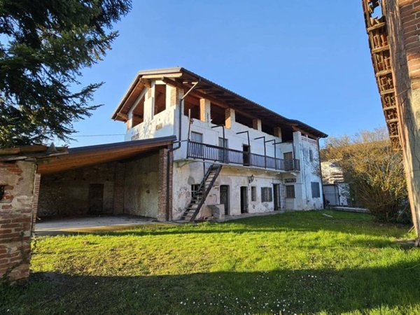 casa indipendente in vendita a Rivara