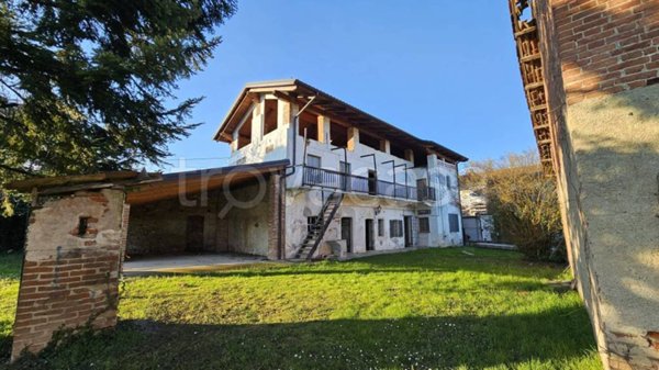 casa indipendente in vendita a Rivara