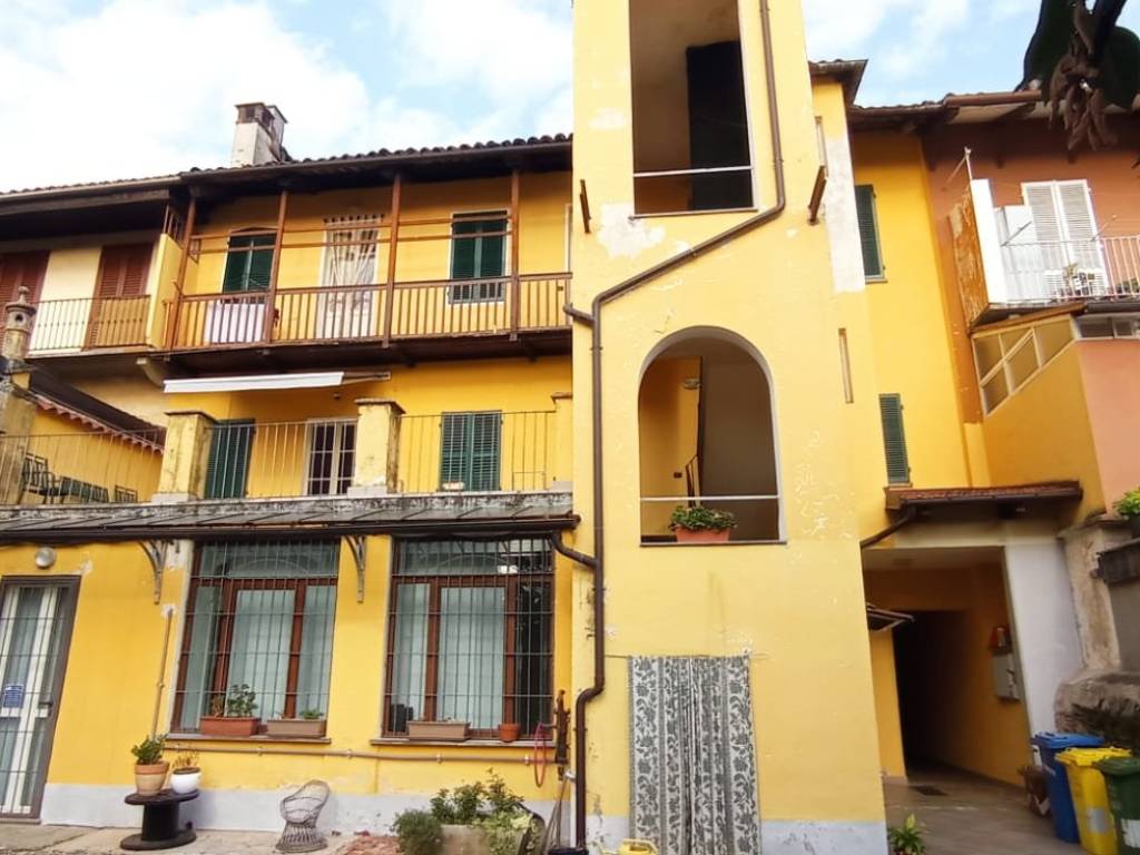intera palazzina in vendita a Rivara
