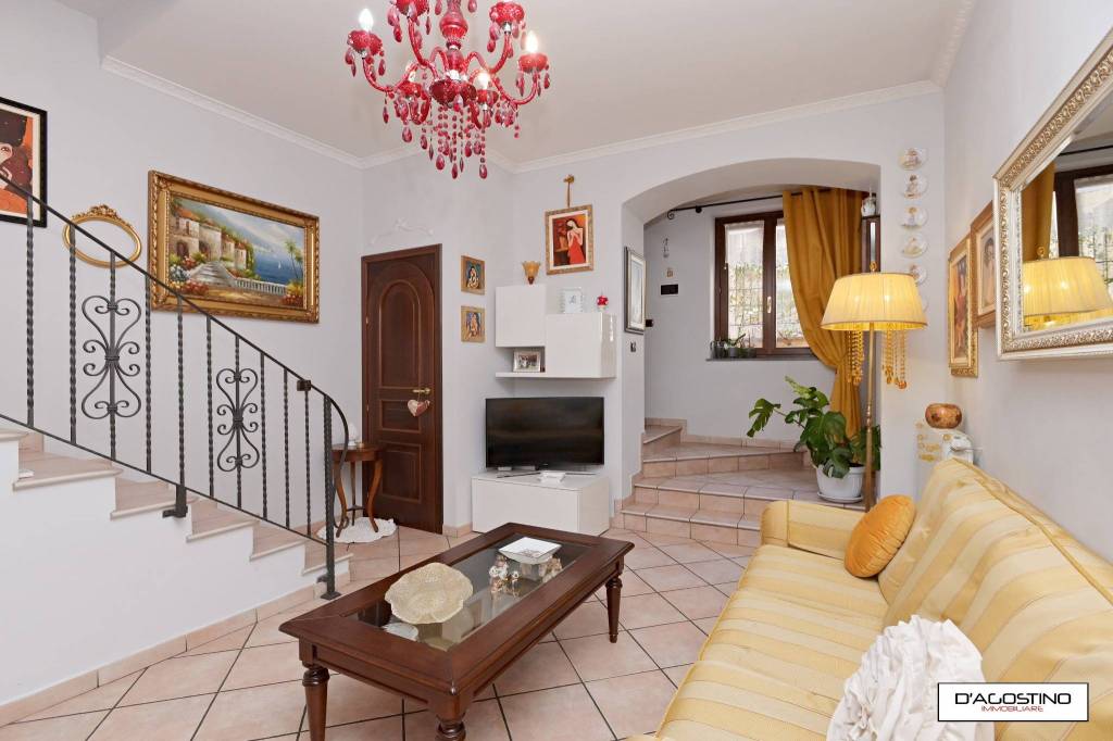 casa indipendente in vendita a Rivara