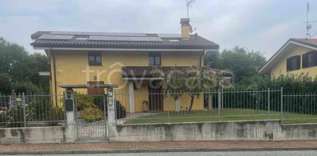 casa indipendente in vendita a Rivara