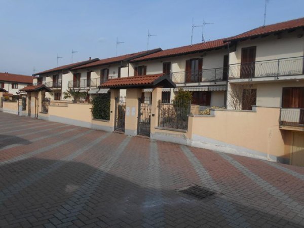 casa indipendente in vendita a Rivarolo Canavese in zona Pasquaro