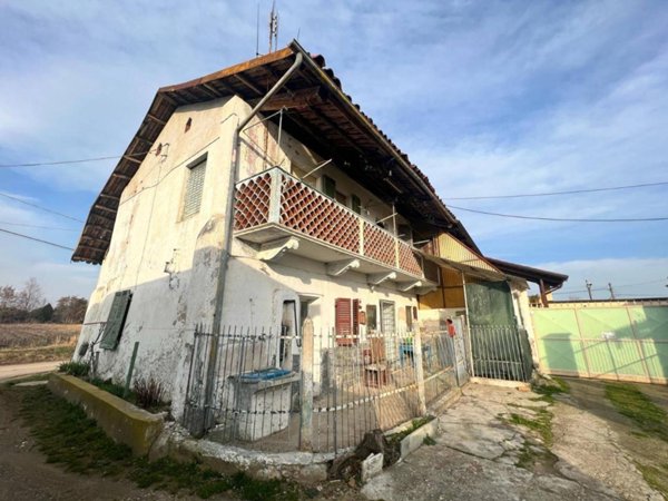 casa indipendente in vendita a Rivarolo Canavese in zona Paglie