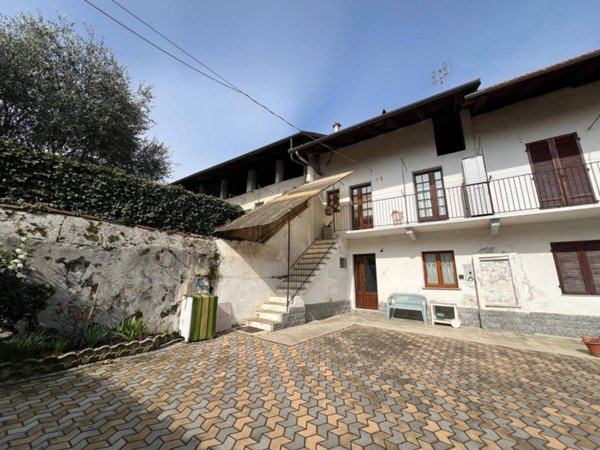 appartamento in vendita a Rivarolo Canavese in zona Vesignano