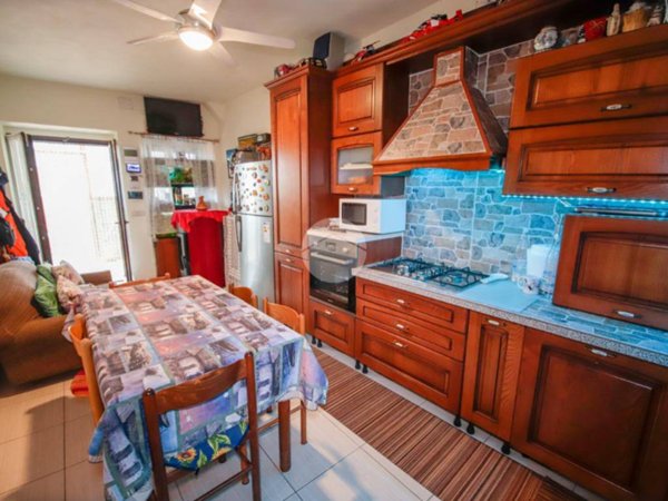 casa semindipendente in vendita a Rivarolo Canavese in zona Argentera